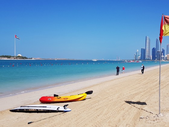 abu dhabi straende al bahar kayak