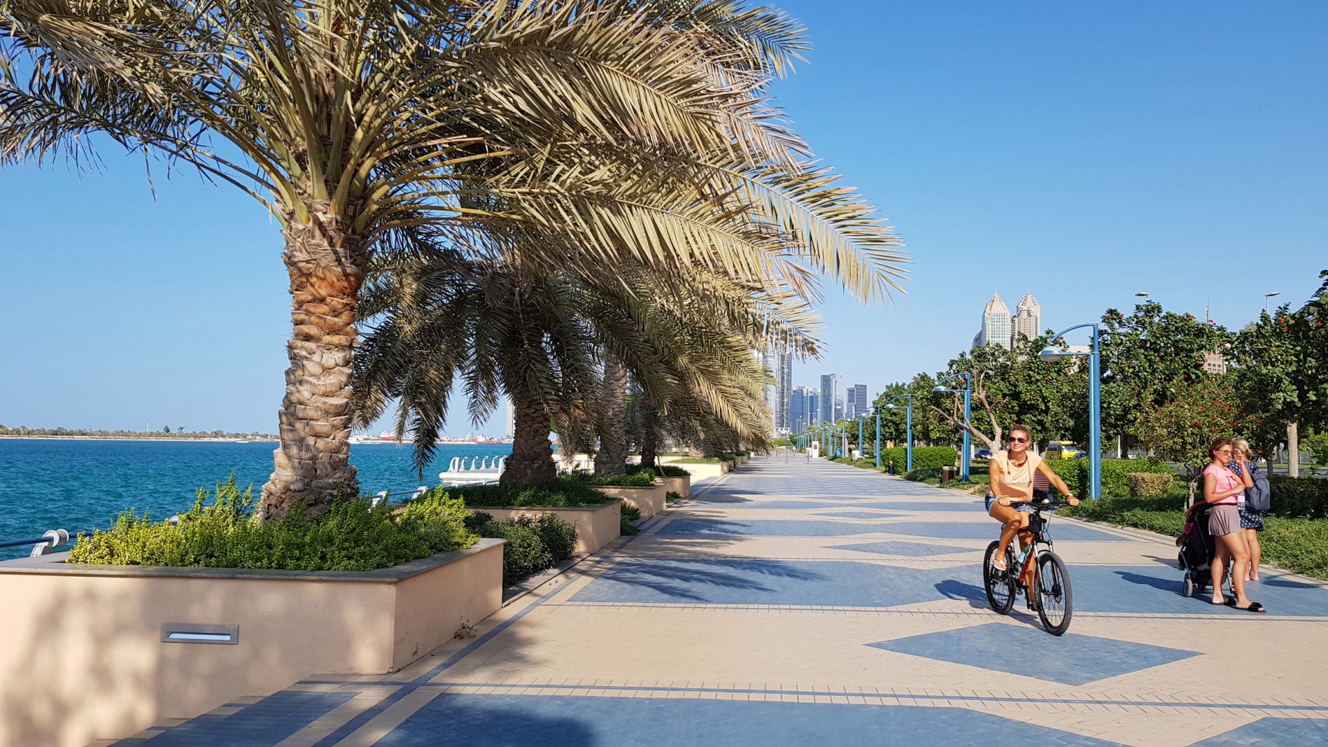 Corniche In Abu Dhabi The Famous Promenade In Abu Dhabi City