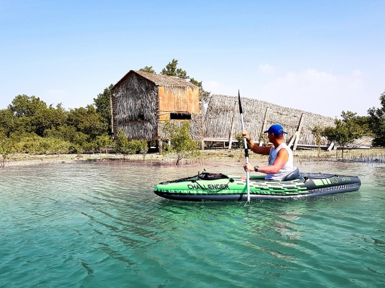 abu dhabi rent a kayak 4