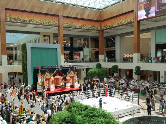 abu dhabi shopping malls yas mall
