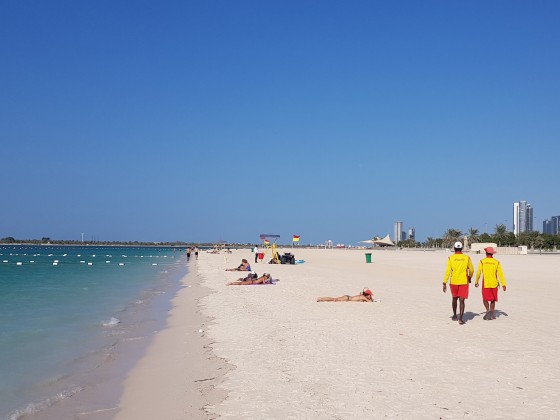 abu dhabi beaches corniche 3