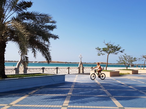 abu dhabi beaches corniche 4