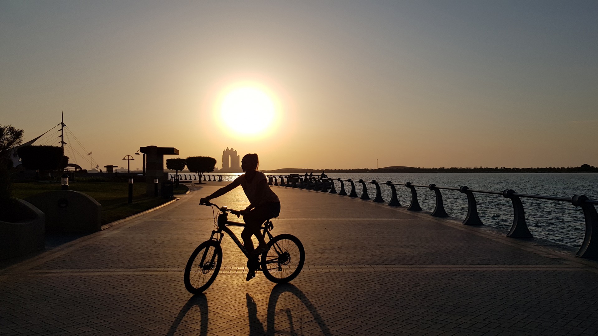 Radfahren in Abu Dhabi Erkunden Sie die Stadt einmal auf