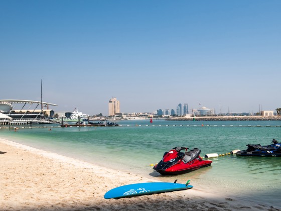 abu dhabi hotel bab al qasr beach jet ski