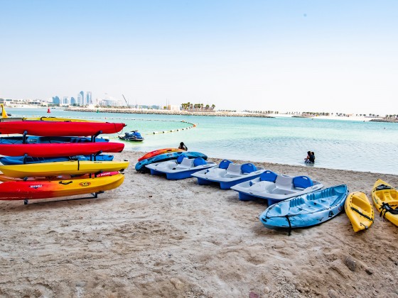 abu dhabi hotel bab al qasr kayak stand up paddle