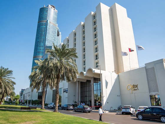 abu dhabi hotel radisson blu