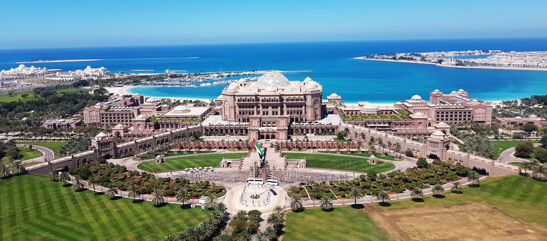Emirates Palace Hotel in Abu Dhabi - Luxus pur im besten Hotel