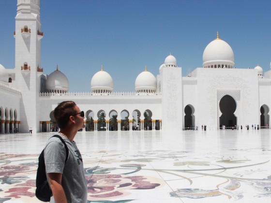 abu dhabi sheikh zayed mosque inside