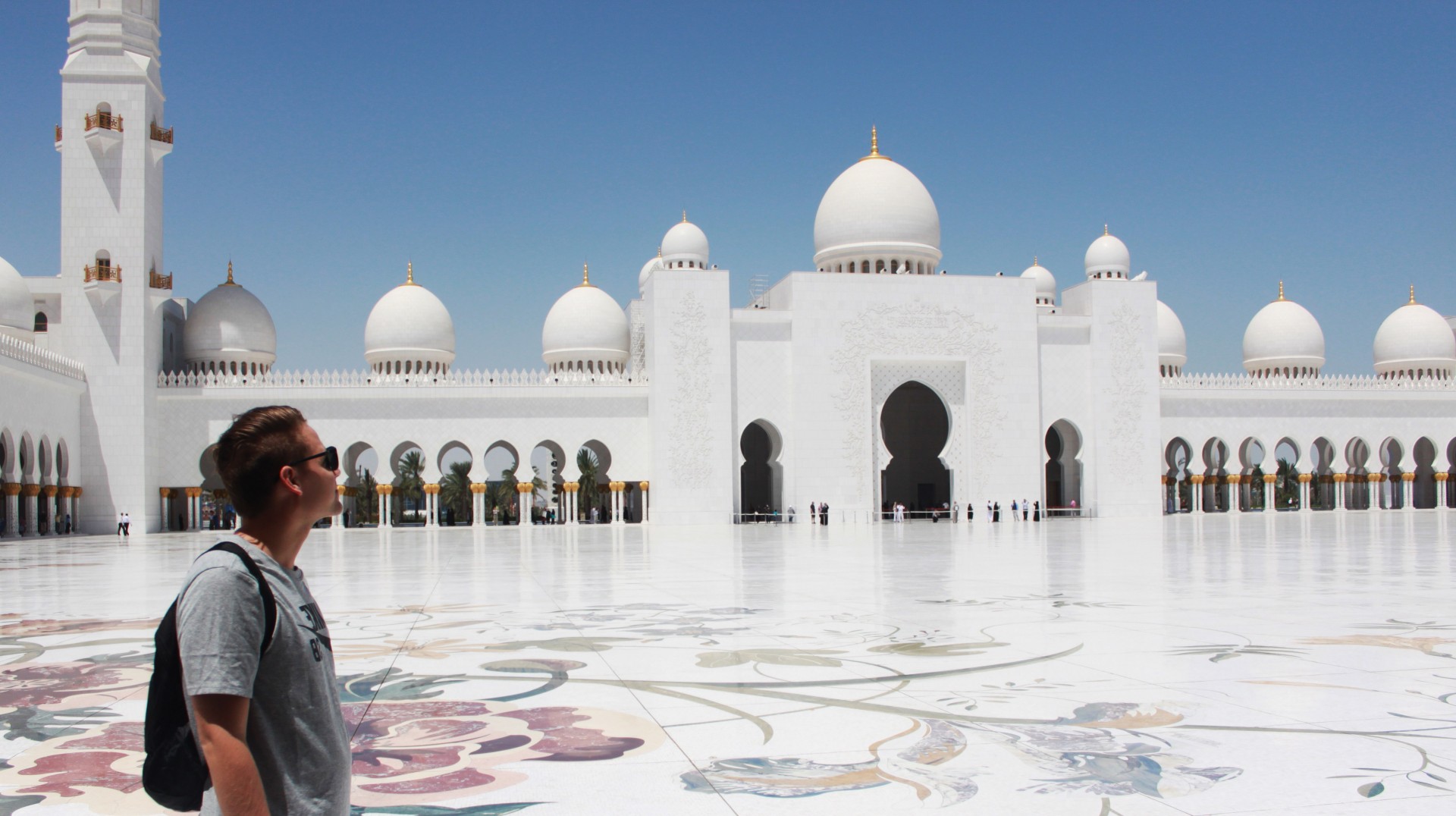 Page 3 Visit Abu Dhabi High Resolution Stock Photography And